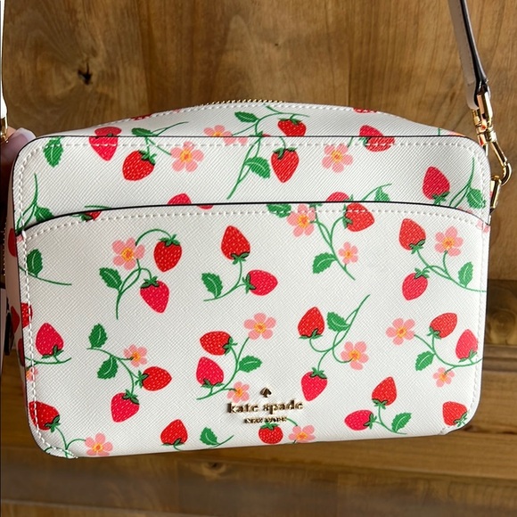 kate spade Handbags - Kate Spade | Strawberry Crossbody Bag 🍓🌸